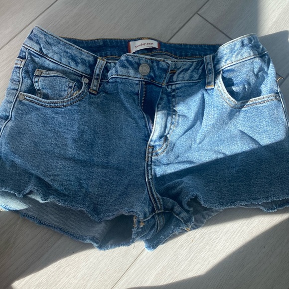 Aritzia Sunday best denim shorts - Picture 2 of 3
